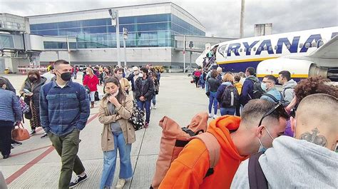 Un Vuelo Cancelado Y Ocho Con Retraso Por La Huelga De Ryanair