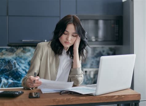 Negative Bank Account: 9 Tips & How to Recover From It | EarnIn