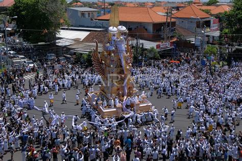 Upacara Ngaben Berskala Besar Di Bali Antara Foto