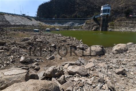 Por sequía suspenden extracción de agua de la presa de Valle de Bravo