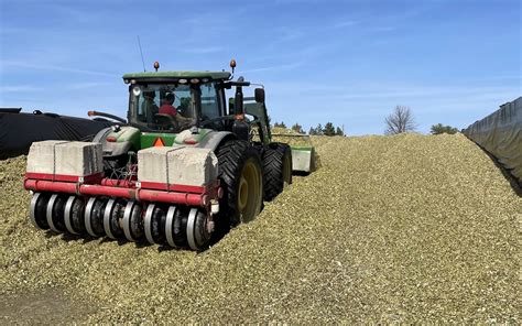 The Sharp Edge: Proper silage packing, with Kervin Horst – RealAgriculture 