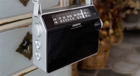 PR-D6 AM / FM Retro Strap Analog Radio│SANGEAN Electronics