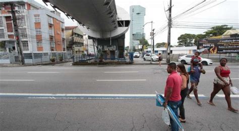 Esquecidas E Estruturas Ruins Passarelas Do Recife Ganham Nova