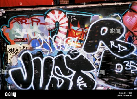 A painted graffiti wall in new york city Stock Photo - Alamy