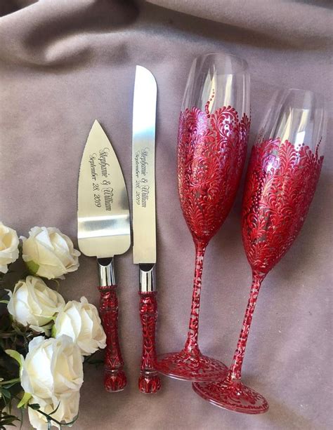 Verres de mariage rouges personnalisés et gâteaux Serveur Couteau