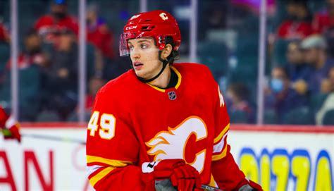 Jakob Pelletier S Illustre Dans La Victoire Des Flames Source Du Hockey