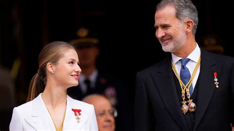 Princesa Leonor Es La Legítima Hereda Al Trono De España