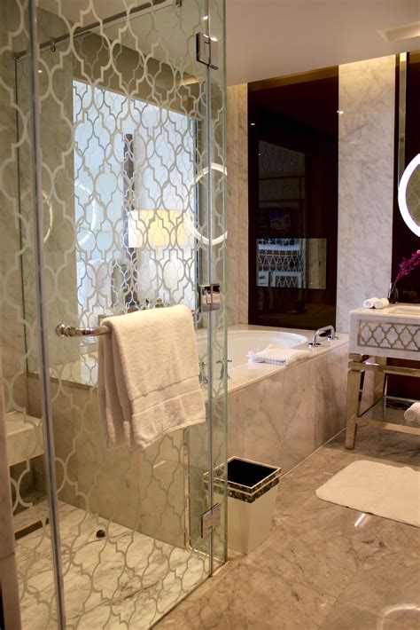 WALDORF ASTORIA DUBAI REVIEW | the belle abroad