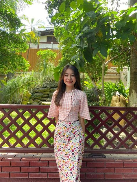 Pin Von Zin May Myat Auf Myanmar Dresses