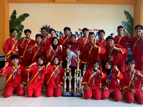 Tapak Suci Smamita Raih Juara Umum Unesa Pencak Silat Challenge