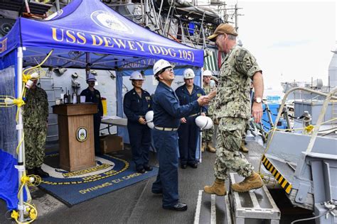 Swo Boss Visits Japan To Engage With Surface Warriors Naval Surface