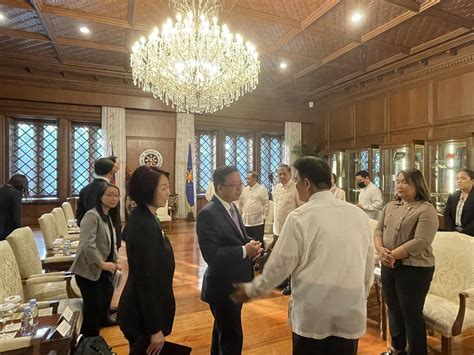 Inquirer On Twitter Look Chinese Ambassador To The Philippines Huang