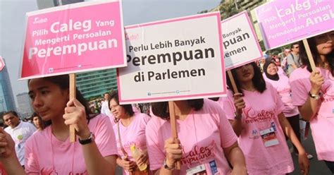 Mediatikusastra Gender Dan Politik Peran Perempuan Dalam Praktek