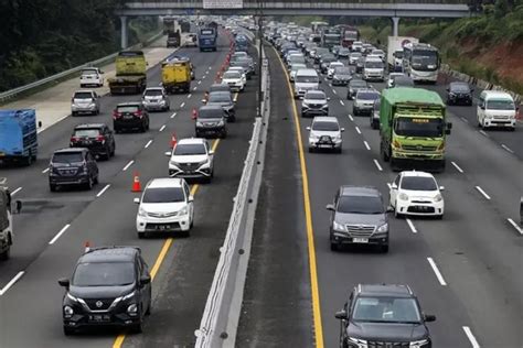 Sebanyak Kendaraan Tinggalkan Jakarta Jelang Natal Dan