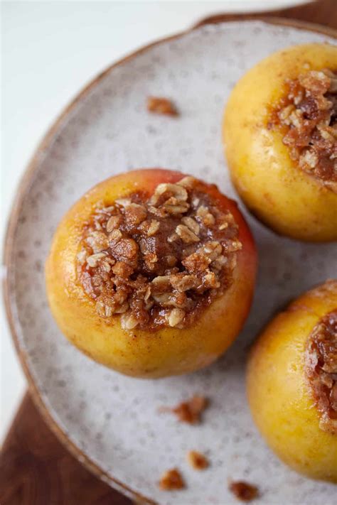 Easy Slow Cooker Baked Apples Recipe The Foodie Dietitian Kara Lydon