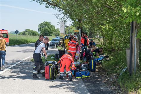 Glonn Herrmannsdorf Zwei Kinder Bei Schulbus Unfall Schwer Verletzt