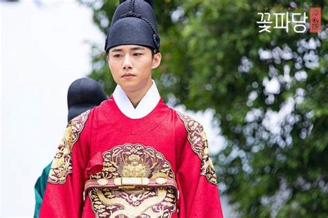 Photos New Stills Added For The Korean Drama Flower Crew Joseon