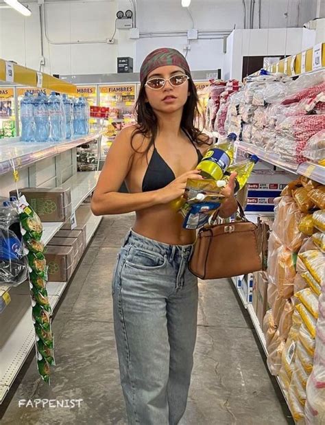Isabela Merced Sexy Bikini Fappenist
