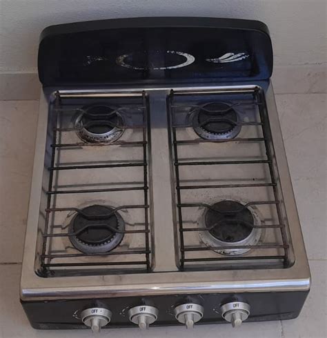 Vendo Estufa De Mesa Marca American Modelo N 175 De 4 Hornillas Usada