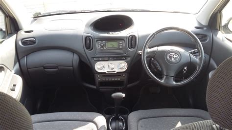 2004 Toyota Yaris Verso for sale from Woodlands cars (Malton) interior ...