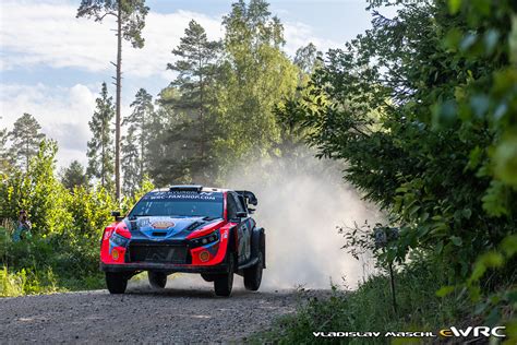 T Nak Ott J Rveoja Martin Hyundai I N Rally Hybrid Tet Rally