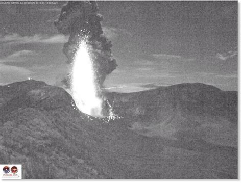 Volc N Turrialba Lanz Rocas Incandescentes A M S De Metros De