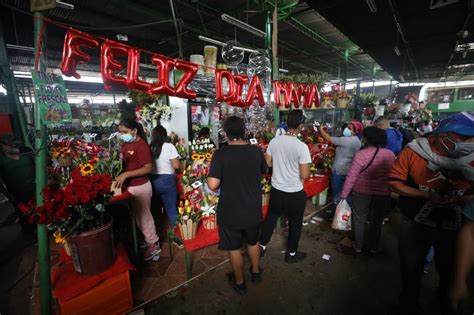 Día de la Madre así luce el Mercado de Flores del Rímac en el día