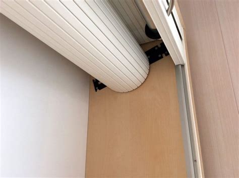 Мебельные роллеты (жалюзи): когда они могут заменить фасады