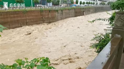 四川巴中：暴雨致多地受灾 当地积极救援 暴雨 消防 救援 新浪新闻