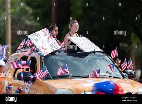 Arlington Texas Usa July 4 2019 Arlington 4th Of July Parade Girls On A Car With Flags