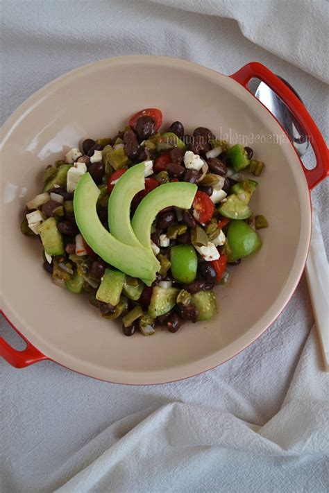 Ensalada De Frijoles Con Nopales Y Tomates Madeleine Cocina