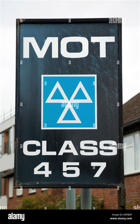 Mot Mots Sign Logo For Class 4 5 7 Vehicles At A Garage Which Is