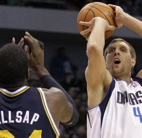 Nba Nowitzki Stark Dallas Mit Zwölftem Sieg In Folge Welt