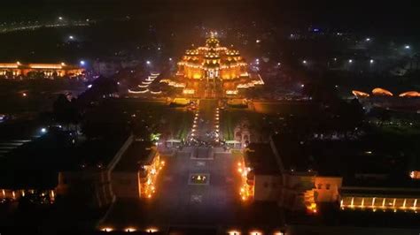 Swaminarayan Akshardham mandir at New Delhi Aerial view, Religious ...