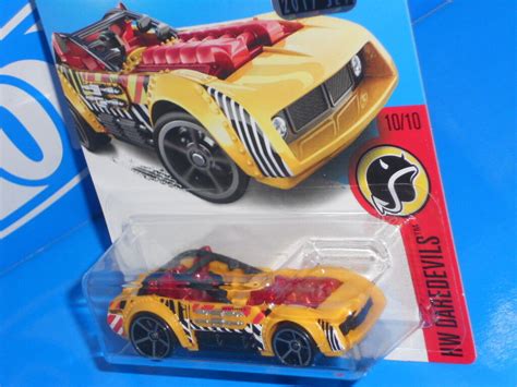 Hot Wheels Factory Set Hw Daredevils Series Piledriver Yellow Ebay