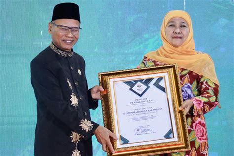 Gubernur Khofifah Raih Penghargaan Dari Dpp Apwi Times Indonesia