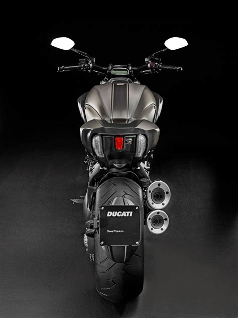 Racing Cafè Ducati Diavel Titanium Limited Edition 2015