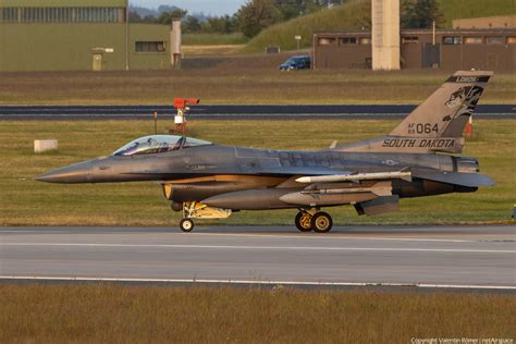 United States Air Force General Dynamics F 16cm Fighting Falcon 89 2064 Photo 573936