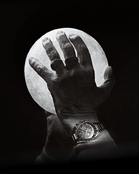 Omega célèbre les 50 ans des premiers pas de l Homme sur la Lune