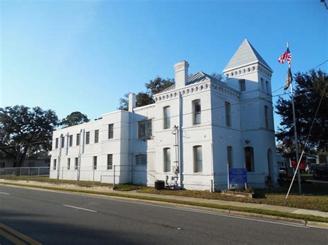 It Doesn't Get Much Creepier Than This Abandoned 19th-Century Jail In ...