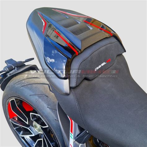 Housse De Selle En Carbone Avec Un Nouveau Design Ducati Diavel V