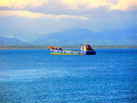 LCT Golden Swan Anchored In Calapan Bay Area Irvine Kinea Flickr