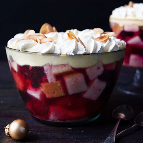 Mixed berry trifle recipe | easyFood