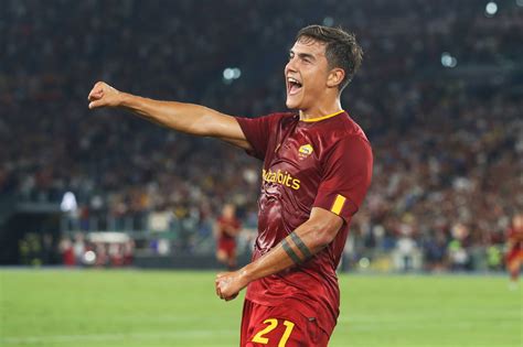 De la mano de Paulo Dybala Roma vapuleó a Monza en el debut goleador