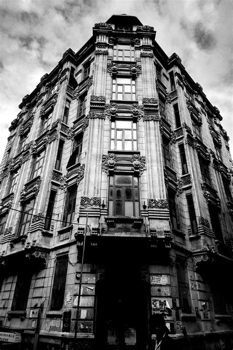 architectural building city  photo  pixabay