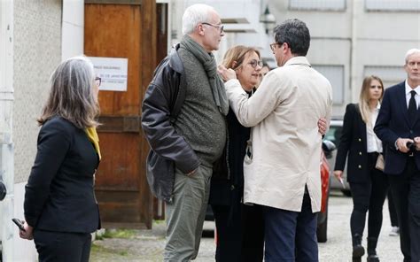 F Tima Campos Ferreira Devastada No Funeral Do Marido