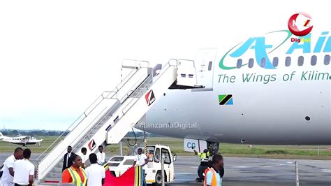 Namna JPM Alivyoipokea Ndege Mpya Boeing 787 8 Dreamliner Video