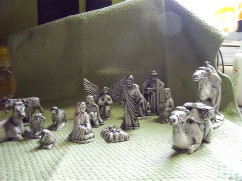 Nativity Set of 16 Pieces-Ceramic Vintage - Holiday & Seasonal