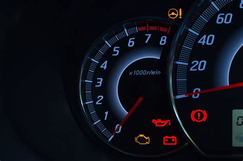 Por qué se enciende la luz del motor Check Engine