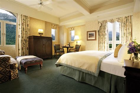 Banff Springs Hotel – Fairytale Castle In The Mountains